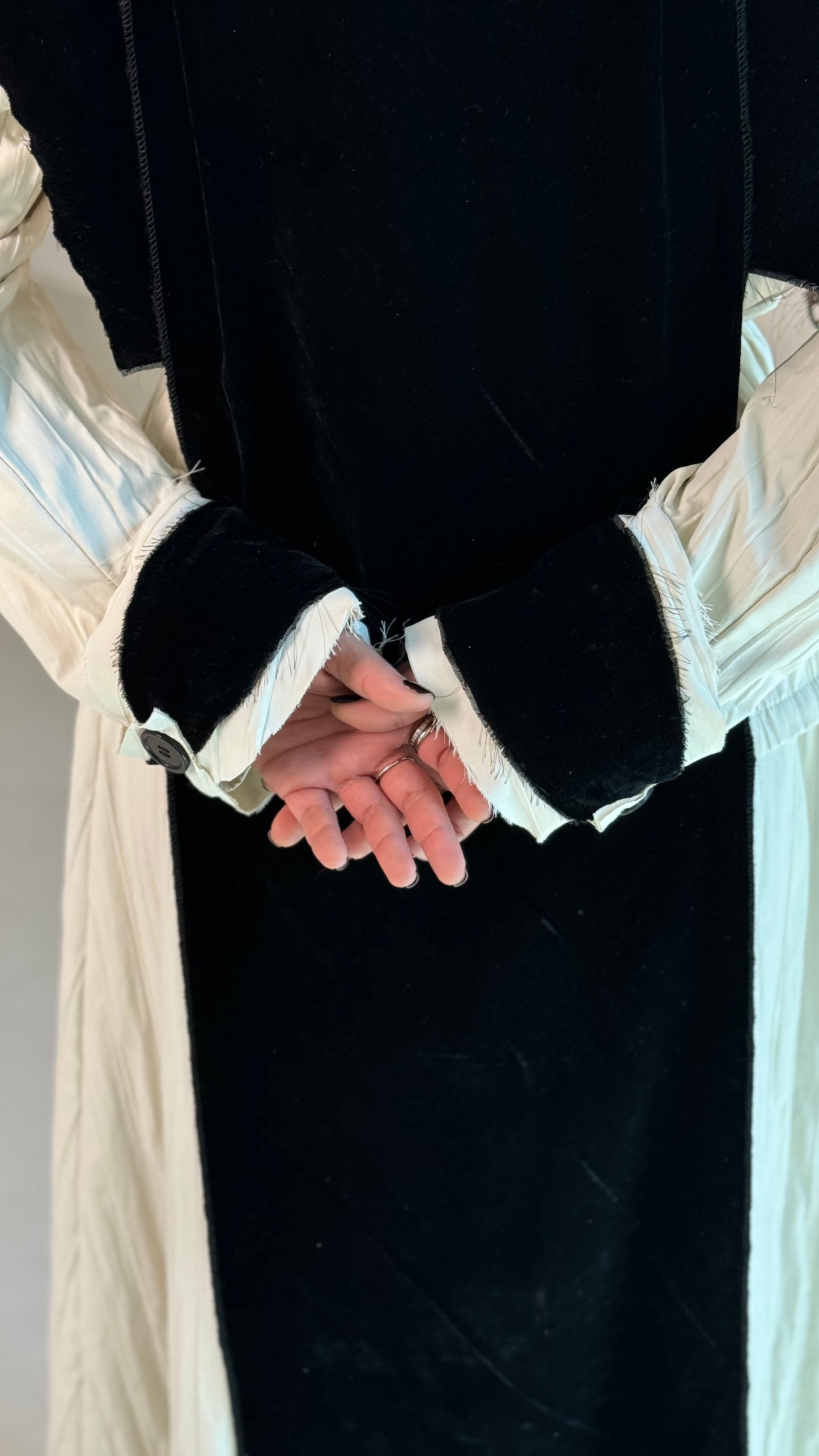 VELVET BLACK X BIEGE