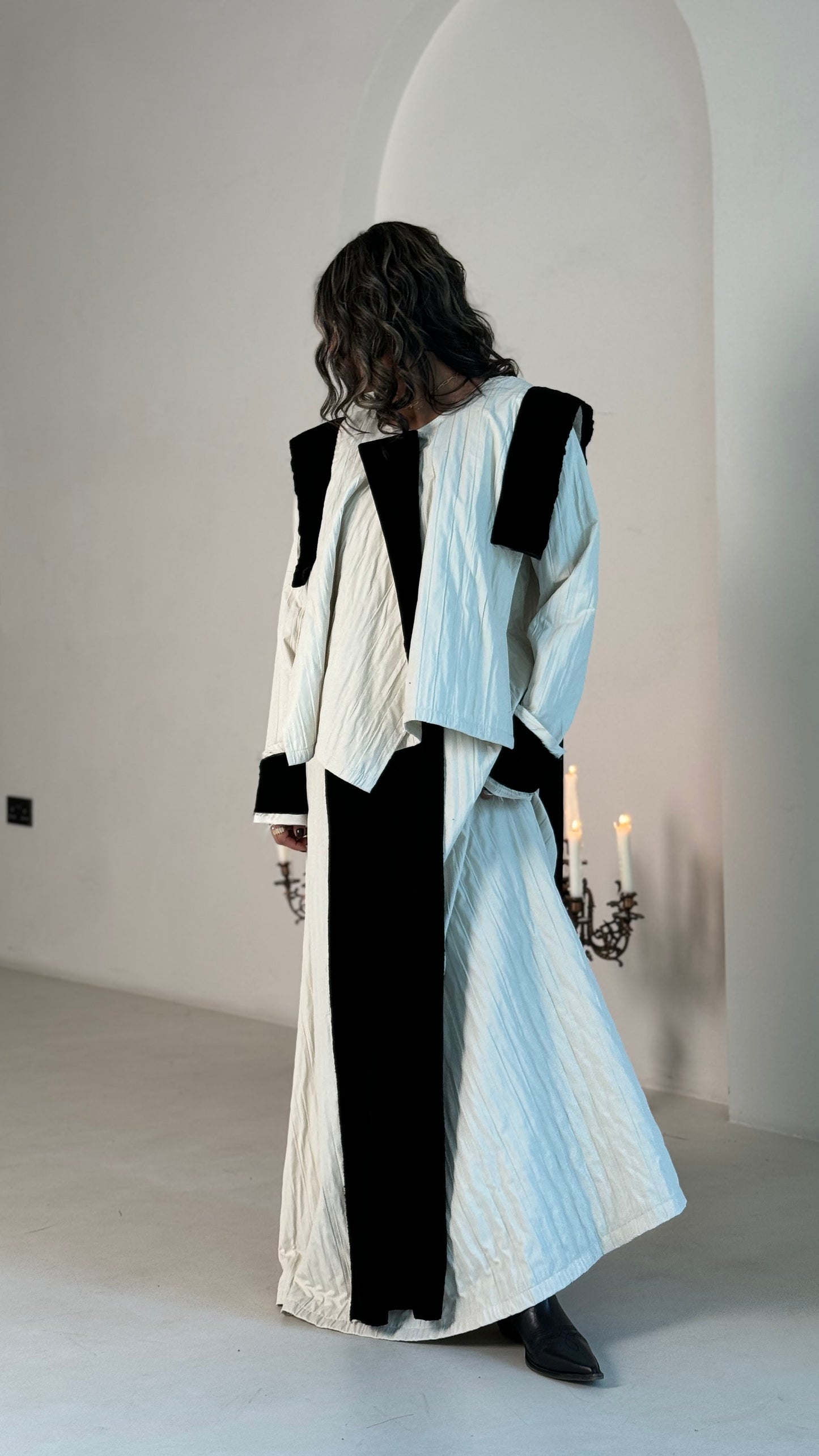 VELVET BLACK X BIEGE