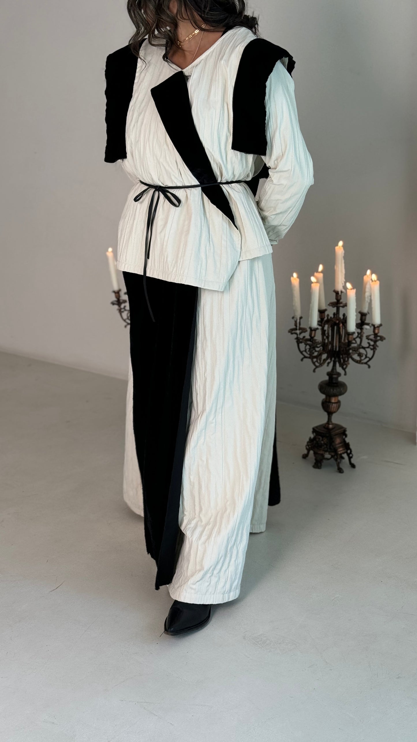 VELVET BLACK X BIEGE